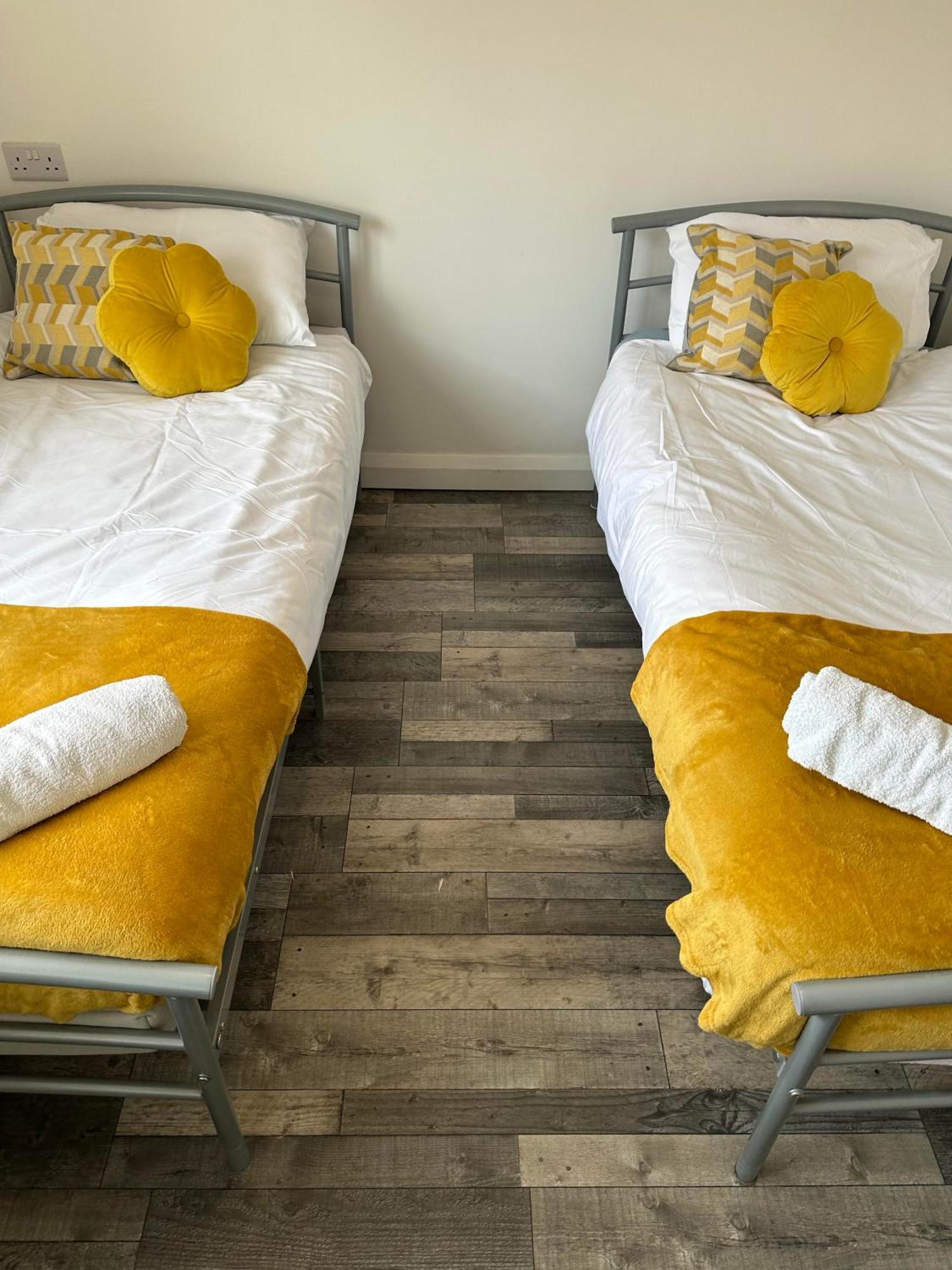 Vakantiehuis Shakespeare House 19 Bedrooms 30 Beds Up To 42 People