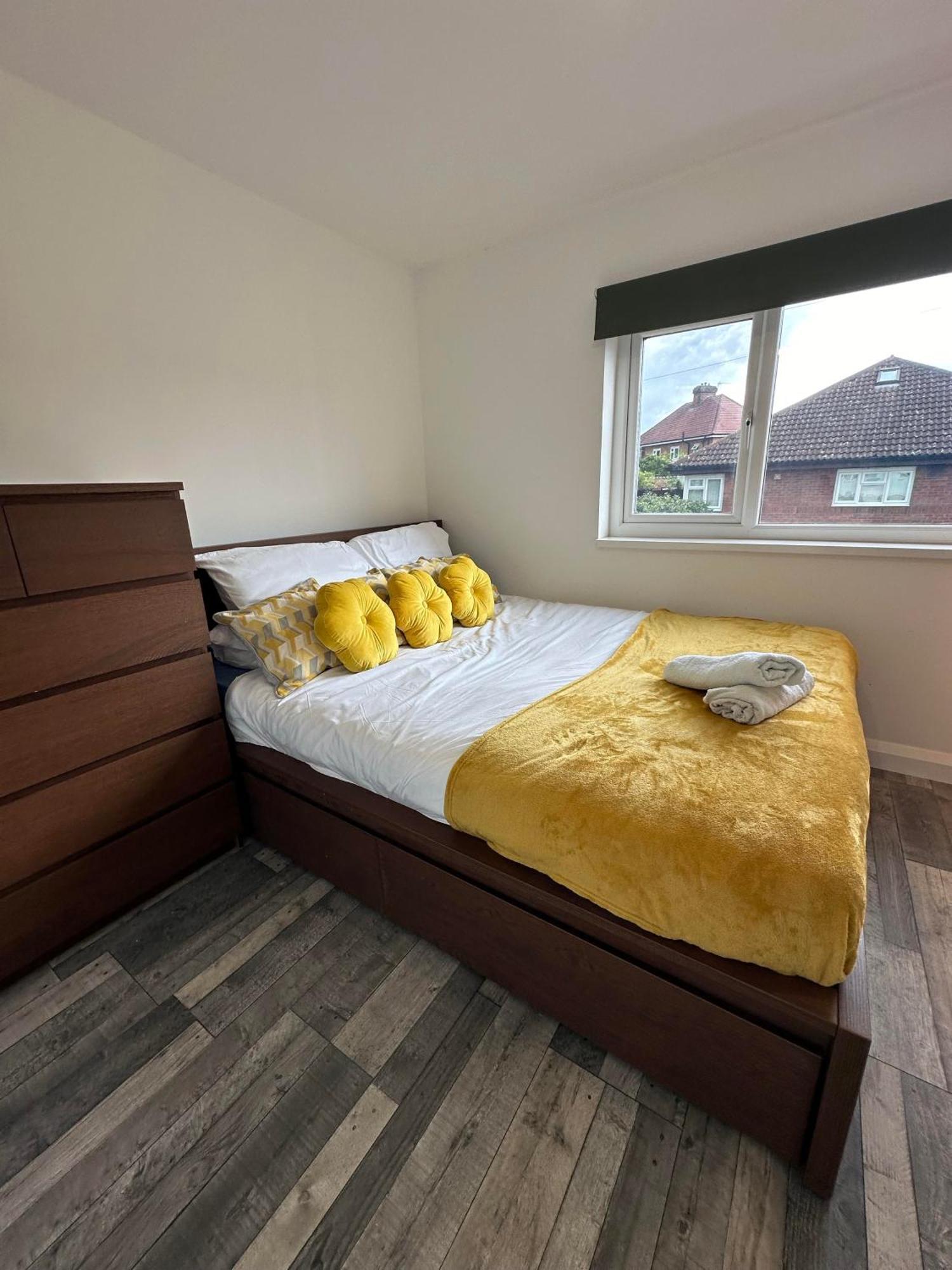 Shakespeare House 19 Bedrooms 30 Beds Up To 42 People * Derby