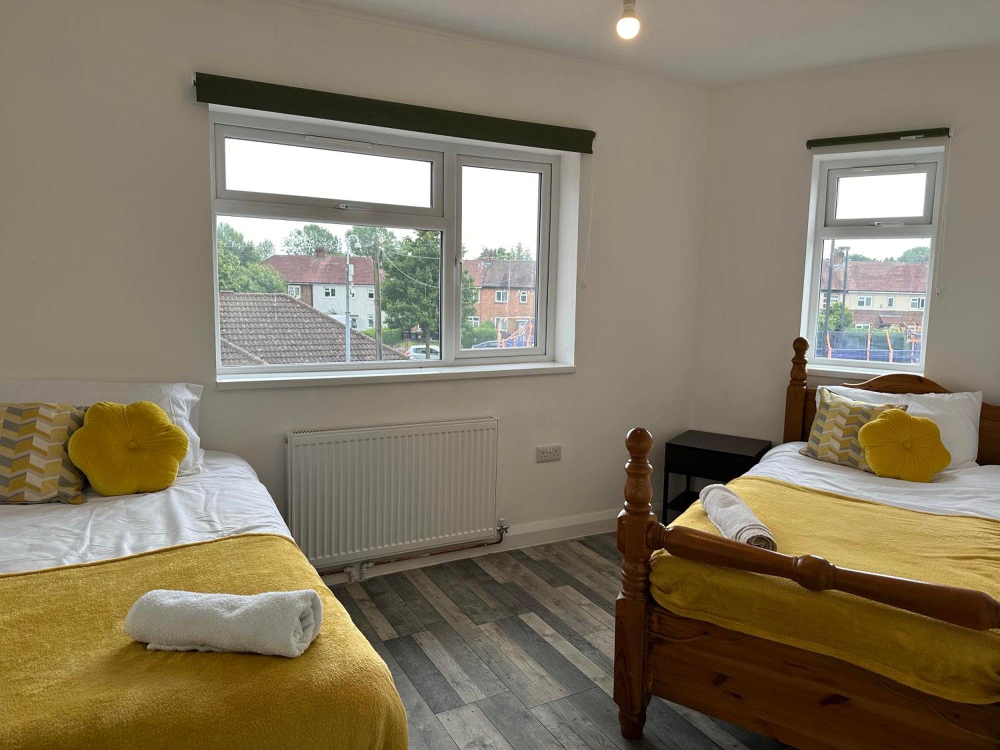 Vakantiehuis Shakespeare House 19 Bedrooms 30 Beds Up To 42 People