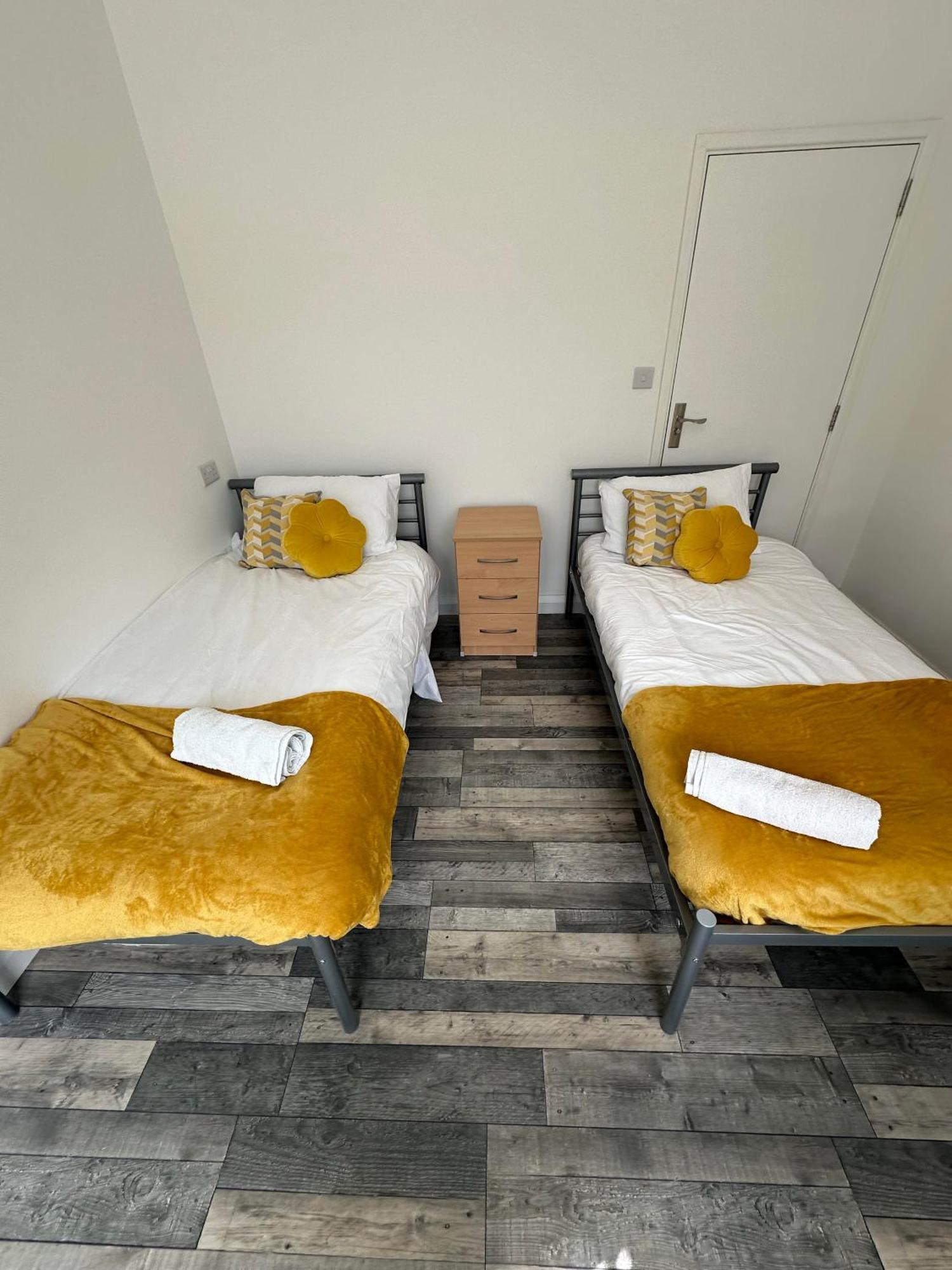 Shakespeare House 19 Bedrooms 30 Beds Up To 42 People Derby