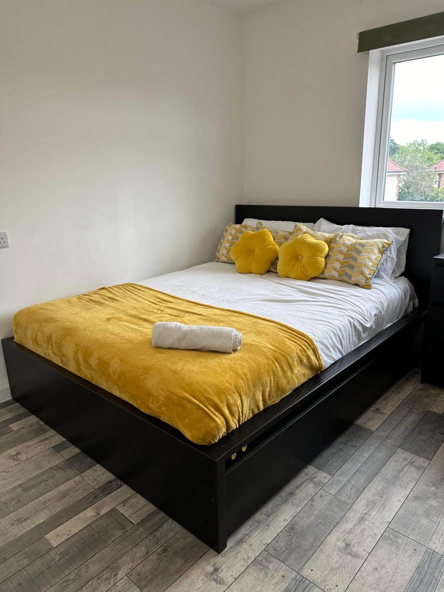 Shakespeare House 19 Bedrooms 30 Beds Up To 42 People Holiday home *