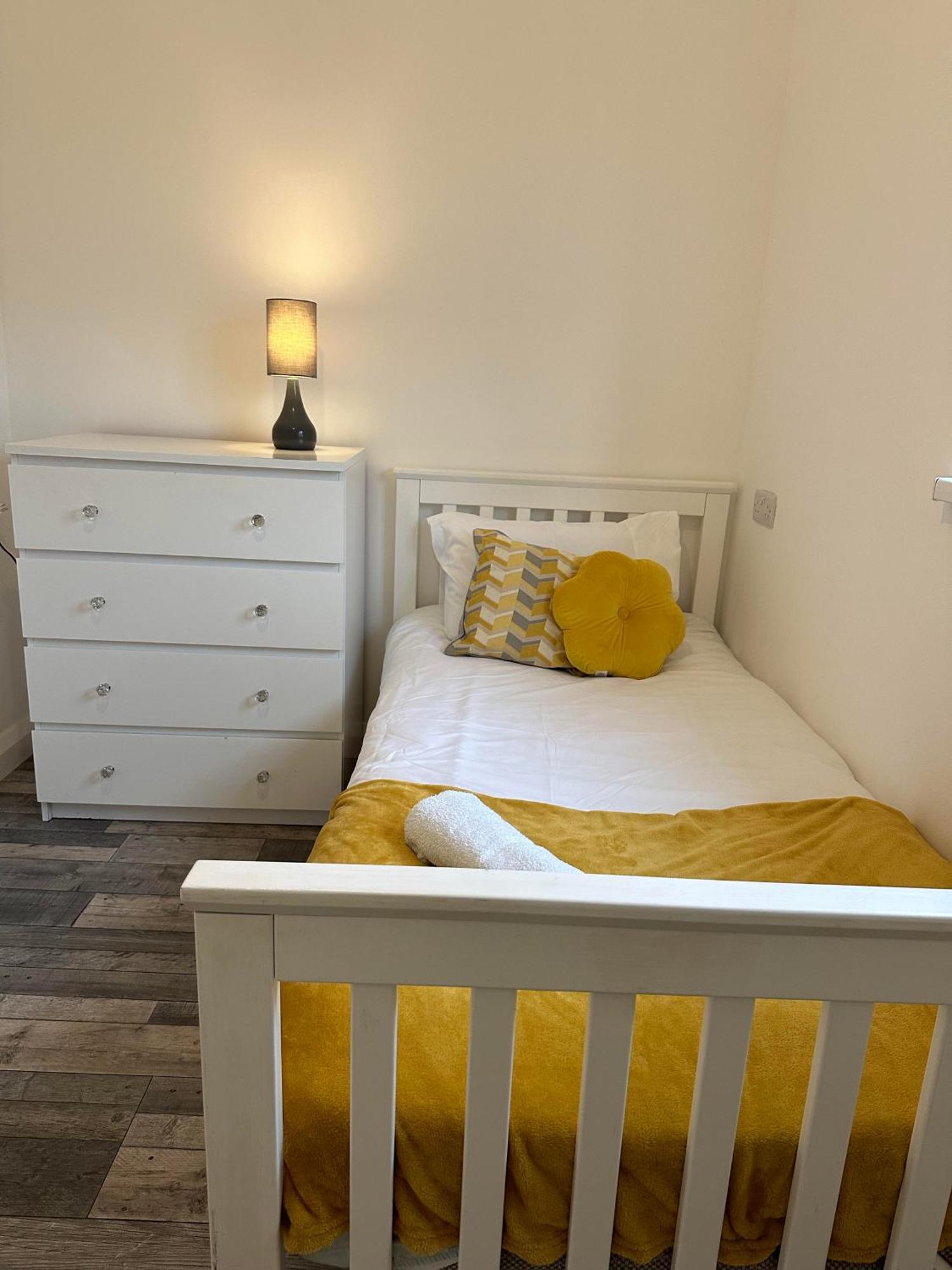 Shakespeare House 19 Bedrooms 30 Beds Up To 42 People Holiday home