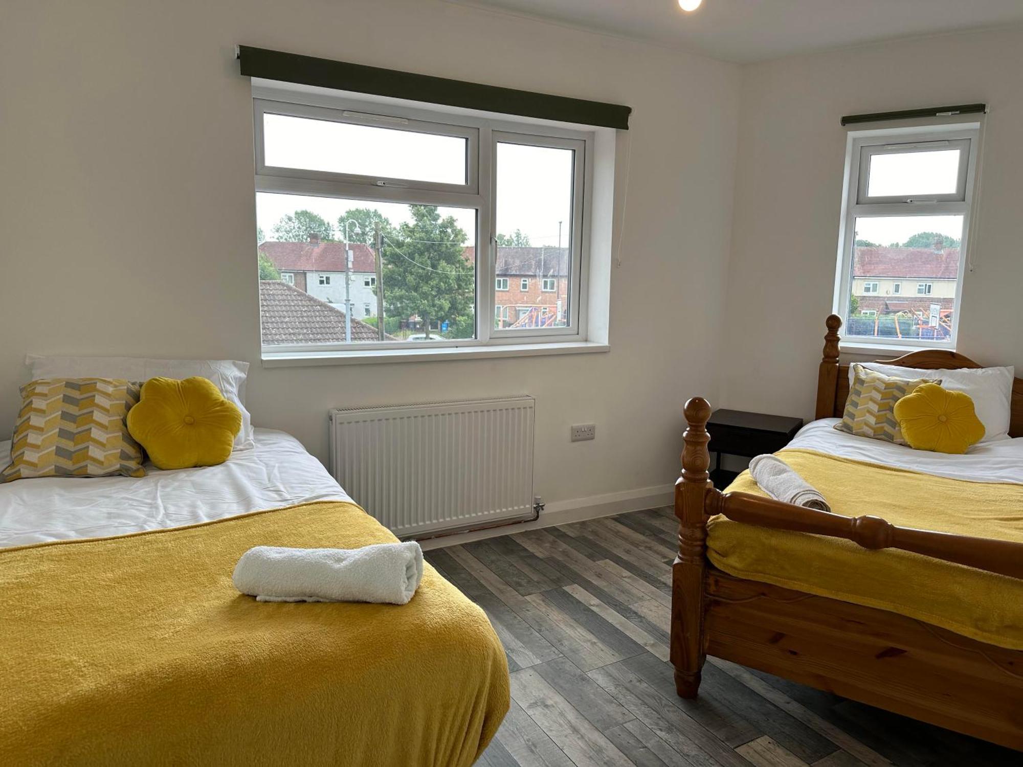 Shakespeare House 19 Bedrooms 30 Beds Up To 42 People