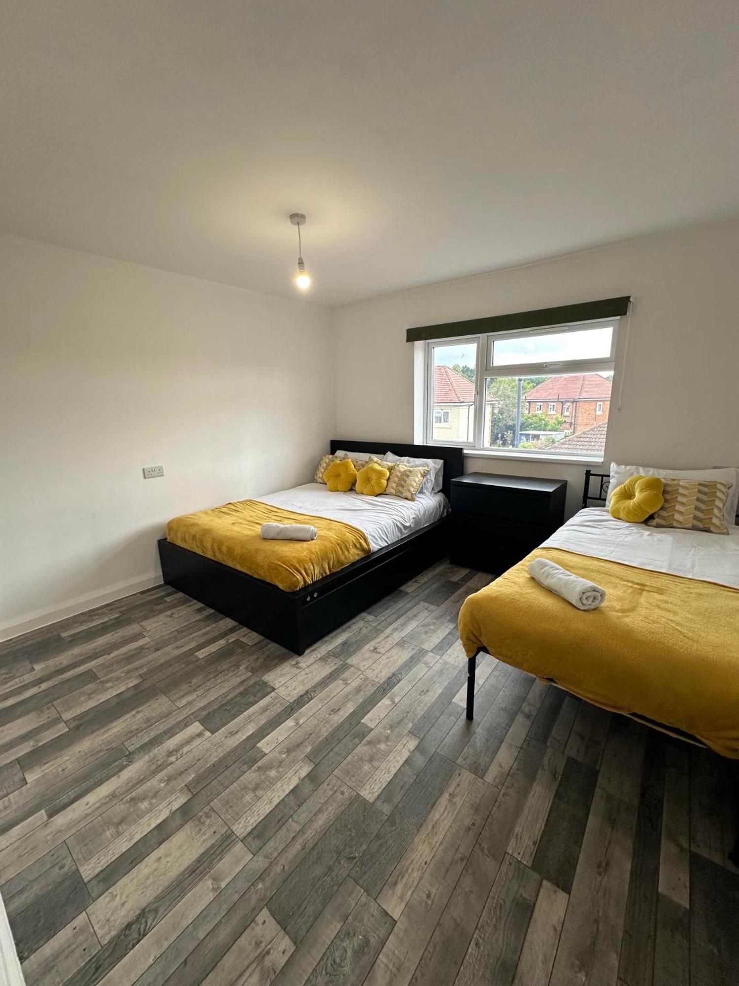 Holiday home Shakespeare House 19 Bedrooms 30 Beds Up To 42 People *