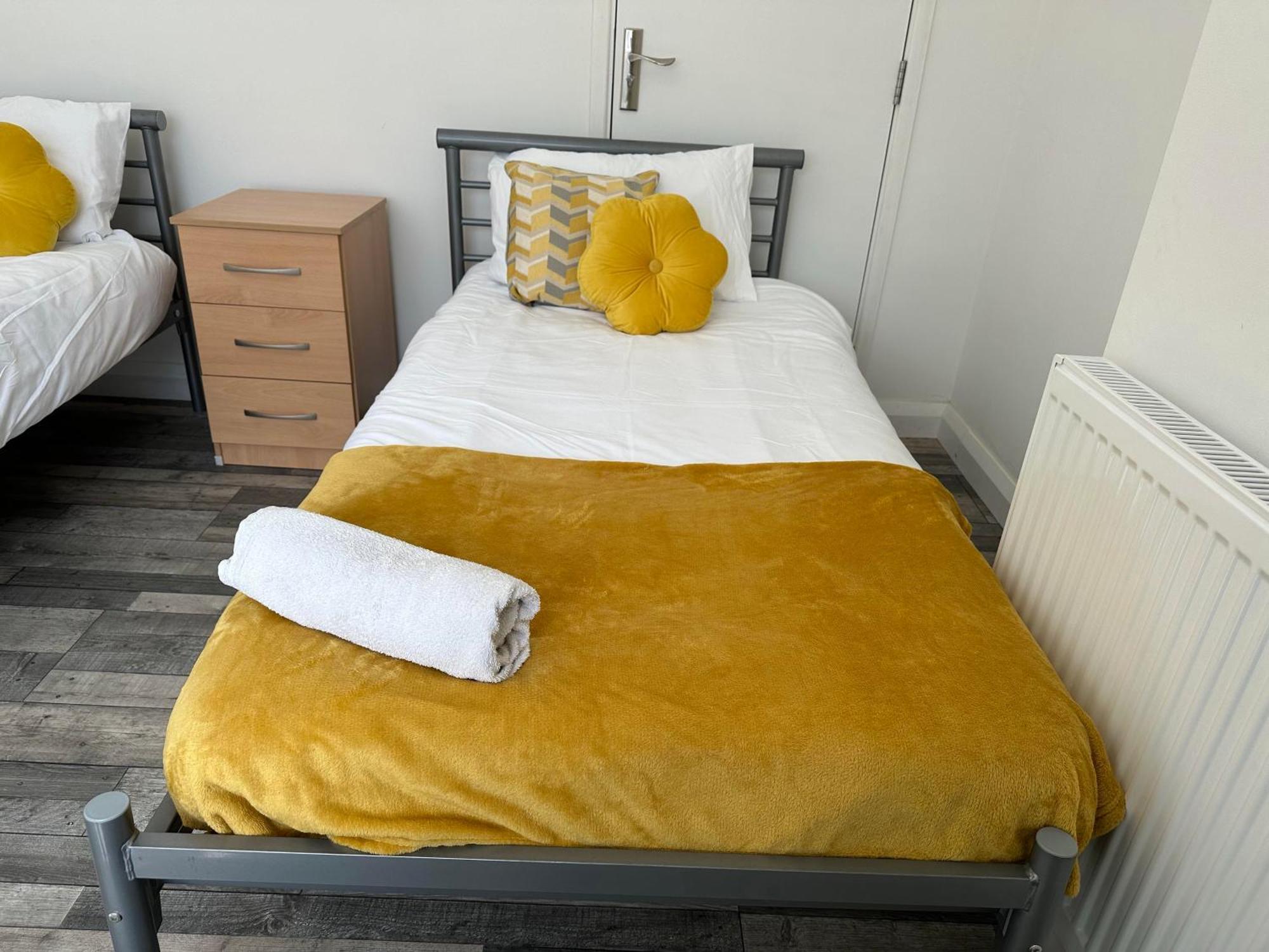 Shakespeare House 19 Bedrooms 30 Beds Up To 42 People