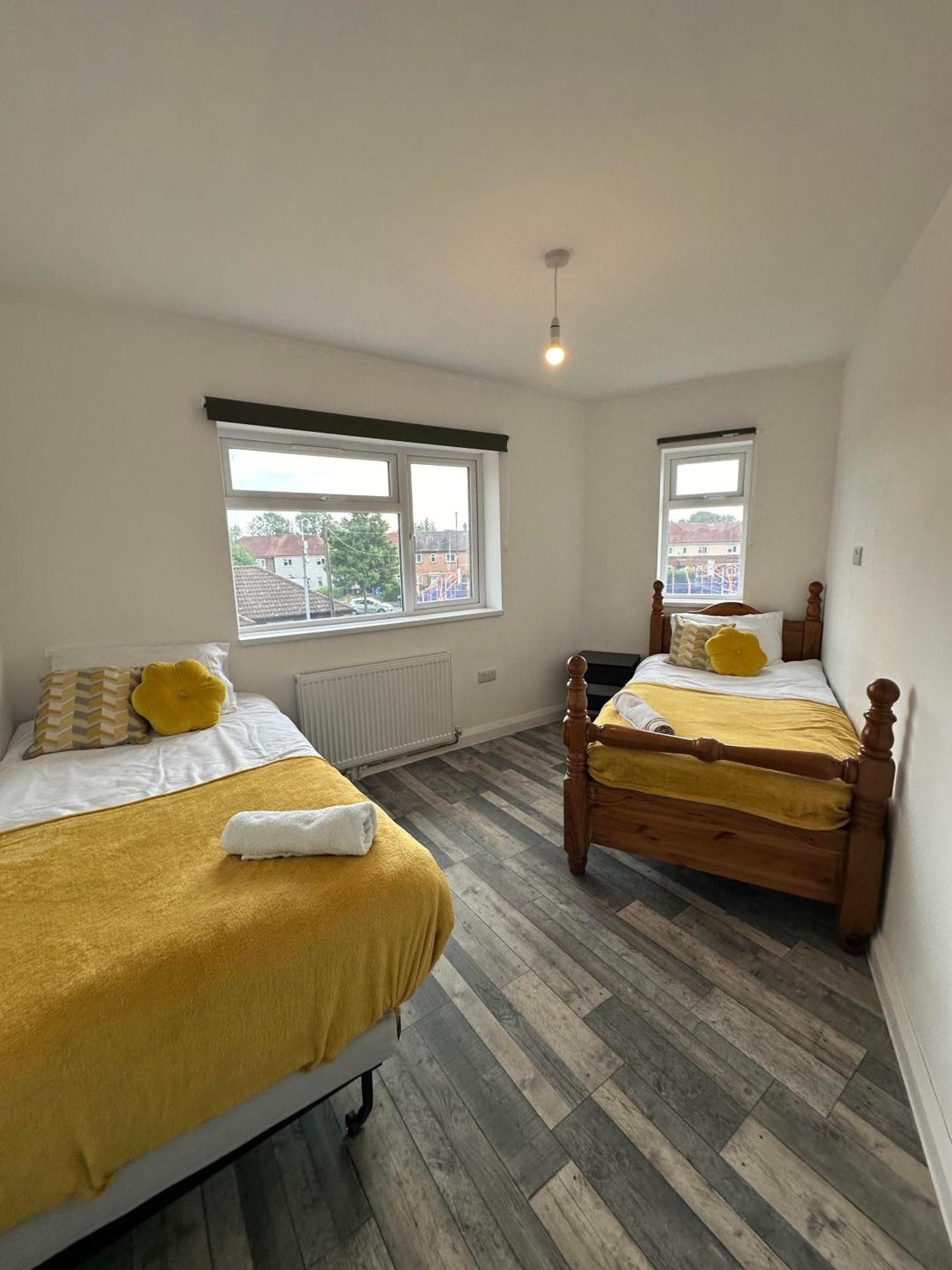 Holiday home Shakespeare House 19 Bedrooms 30 Beds Up To 42 People