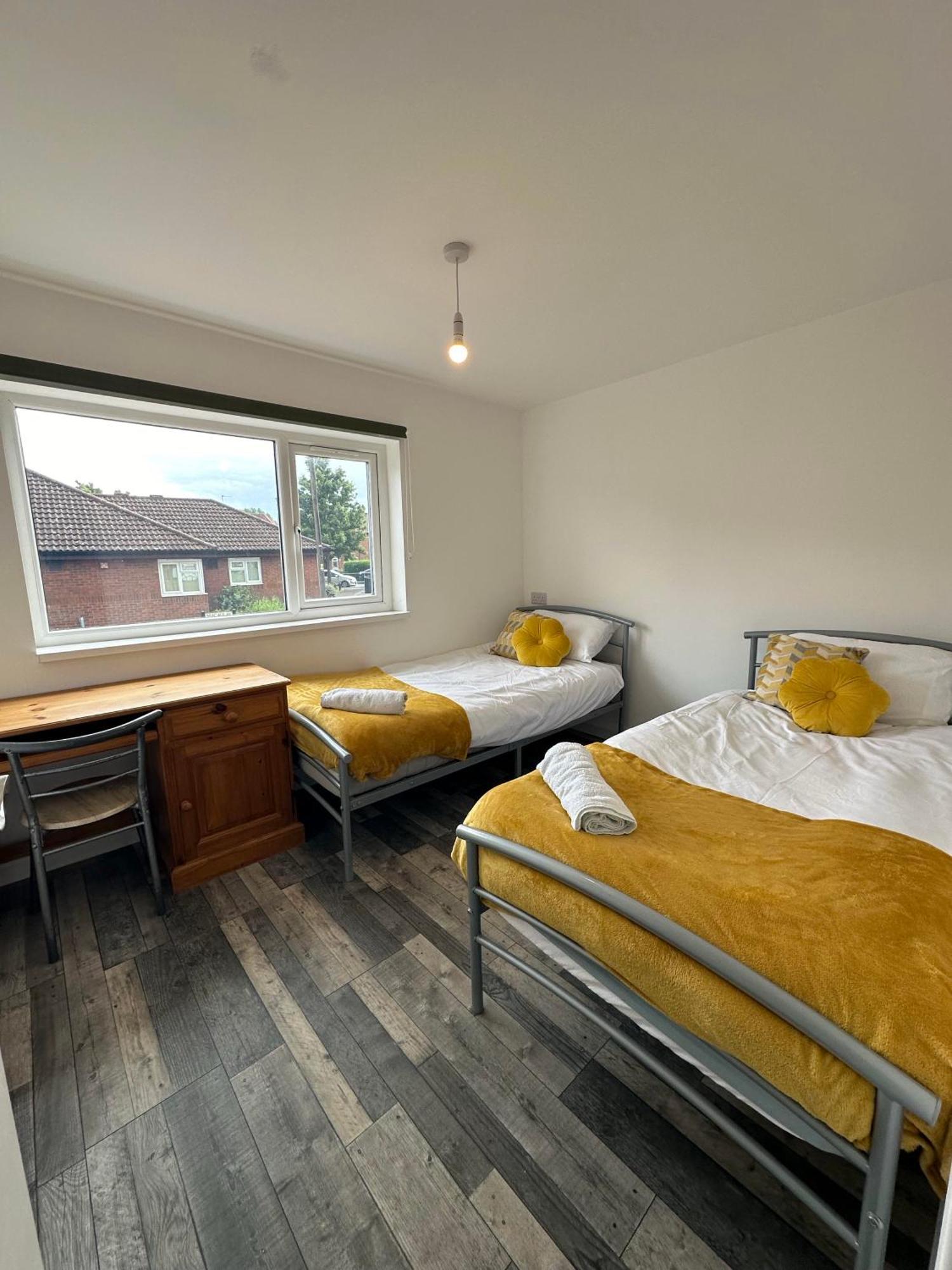 Shakespeare House 19 Bedrooms 30 Beds Up To 42 People Derby