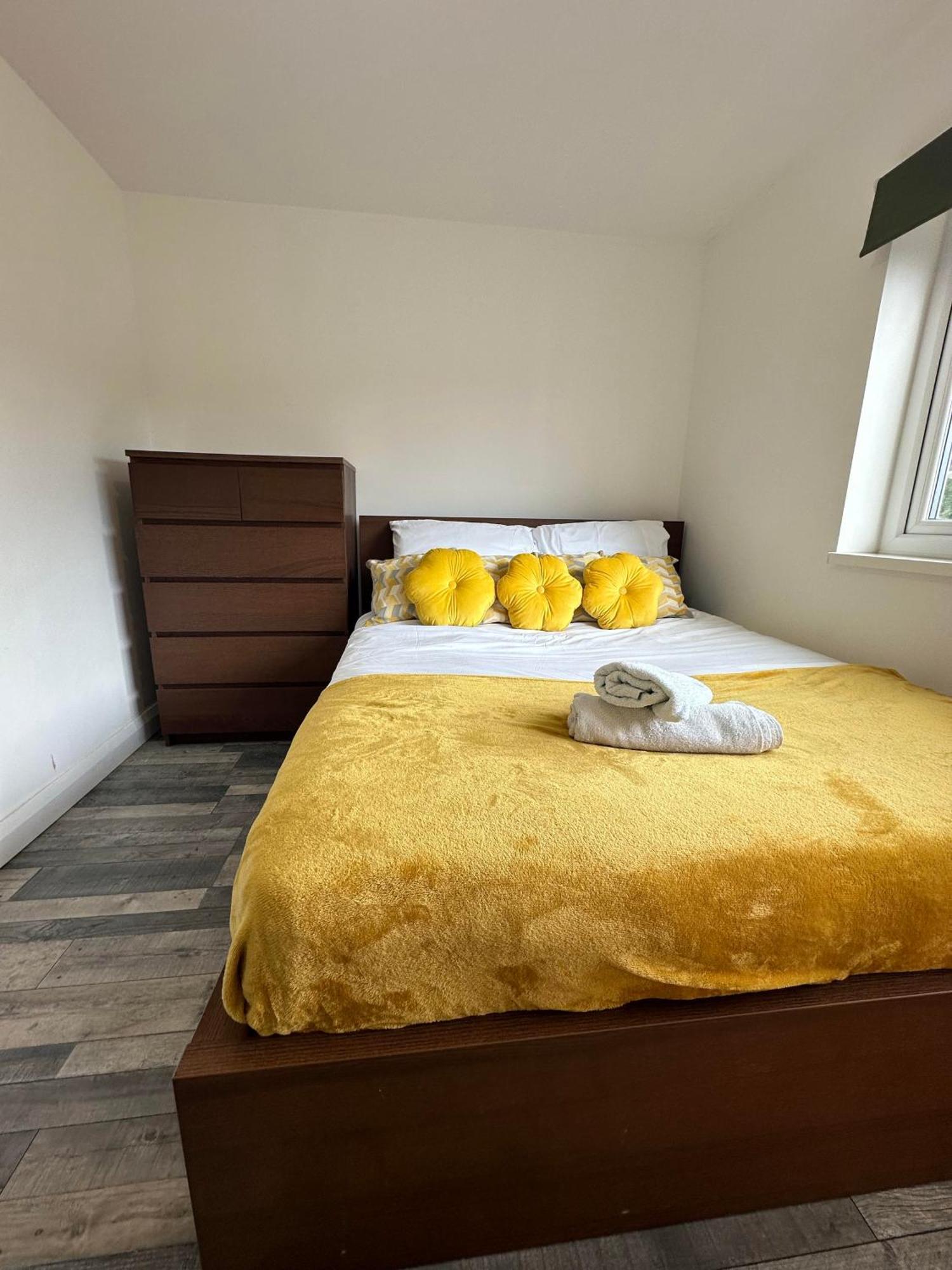 Holiday home Shakespeare House 19 Bedrooms 30 Beds Up To 42 People *